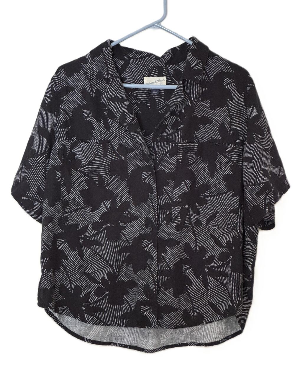 Universal Thread Linen Blend Floral Short Sleeve Button Down Shirt Boxy Women's